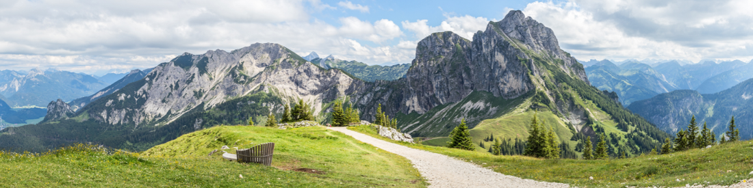 Regionale Naturkosmetik aus dem Allgäu – nachhaltige Produktion mit kurzen Lieferwegen und transparenten Inhaltsstoffen.